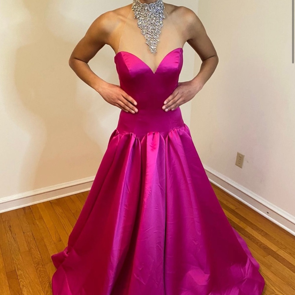Jovani Couture Gown size 2 fits a size 0